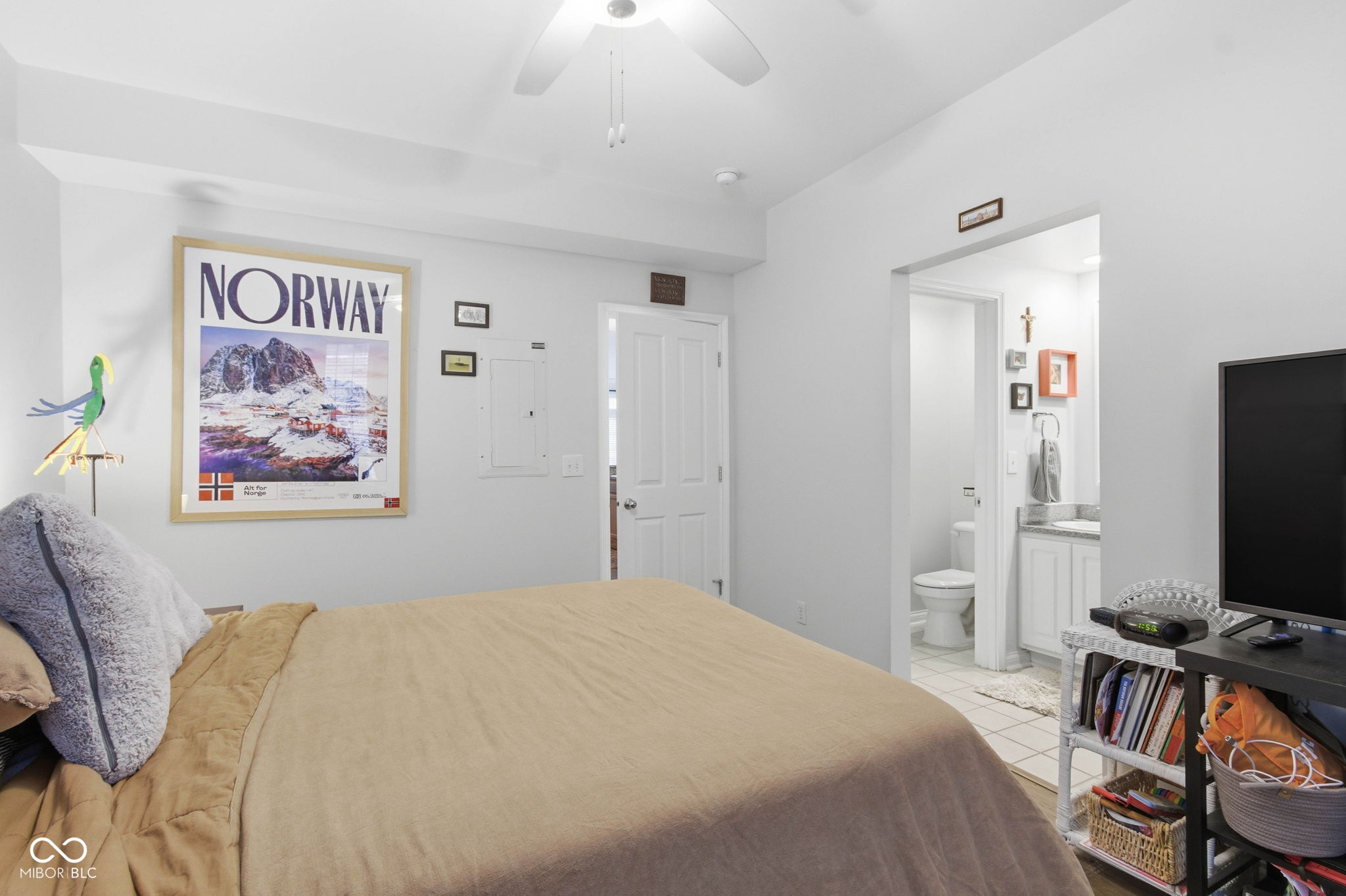 230 North Cleveland Street, Unit 230B Indianapolis, IN 46204 - Photo 17 of 35