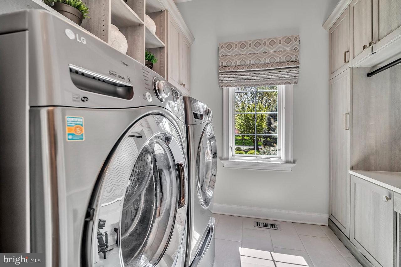 17 Banyan Road Skillman, NJ 08558 - Photo 30 of 53 Laundry Room