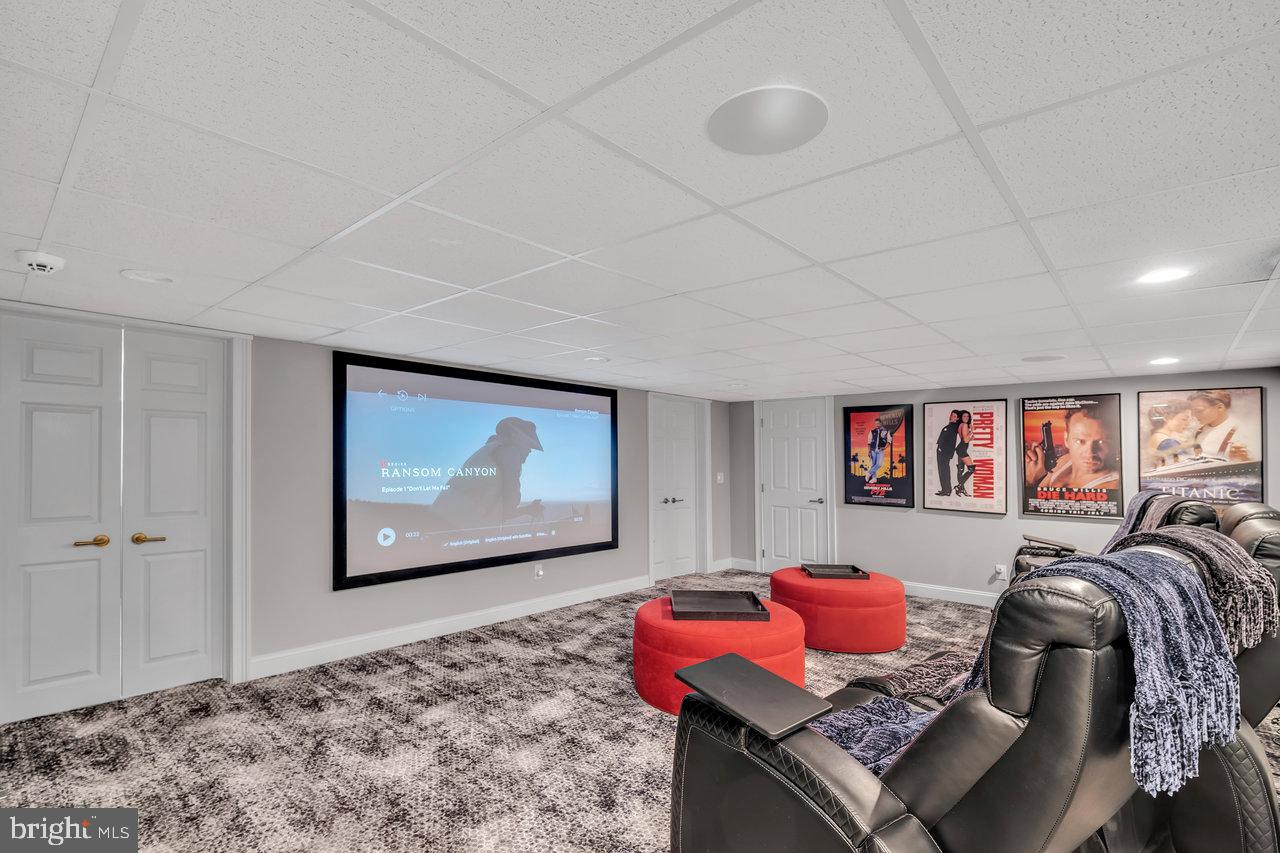 17 Banyan Road Skillman, NJ 08558 - Photo 40 of 53 a living room with furniture