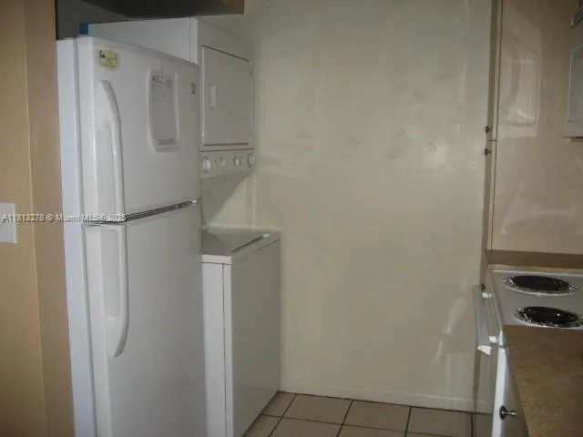 $1,900 | 15328 Southwest 72nd Street, Unit 814, Miami, FL 33193