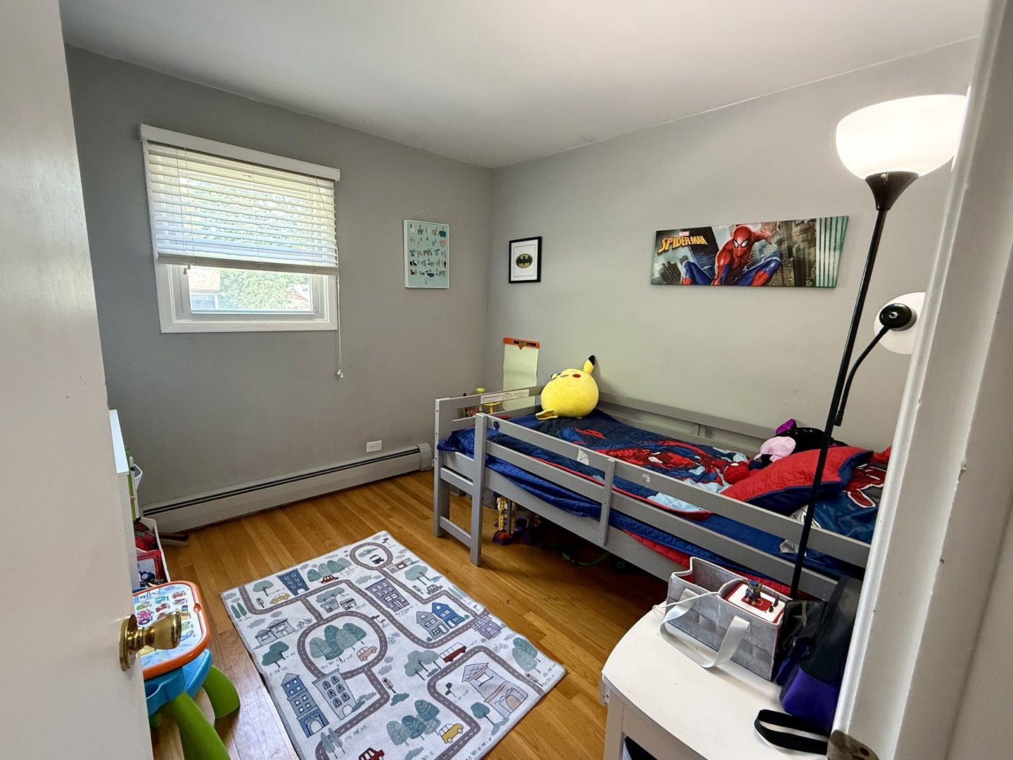 5653 Dover Road Oak Forest, IL 60452 - Photo 15 of 17 a living room with a couch and a table
