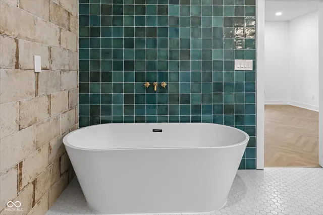 $270,000 | 206 North Beville Avenue, Indianapolis, IN 46201