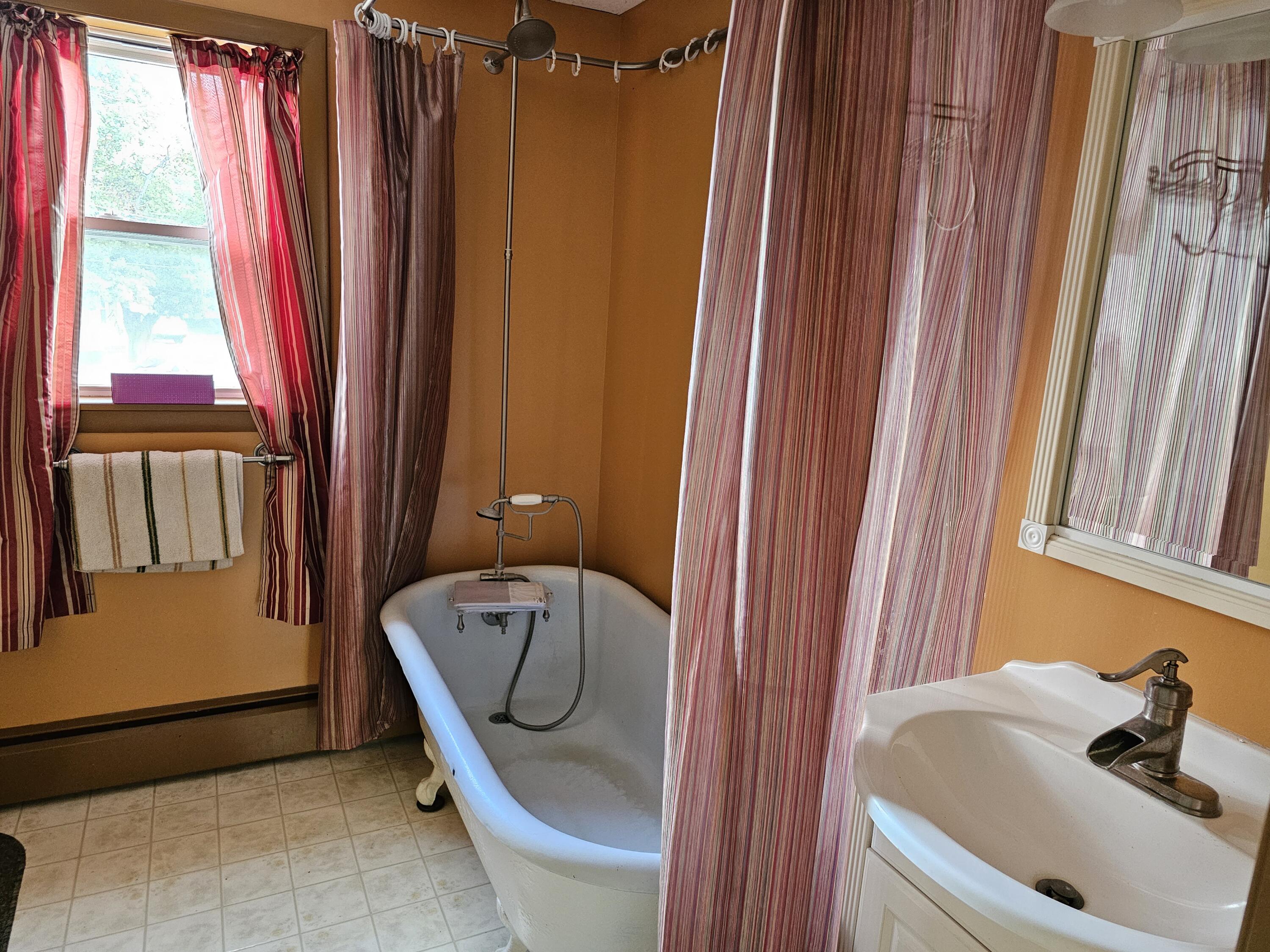 86 Bates Street Millinocket, ME 04462 - Photo 23 of 26 20231009_115514