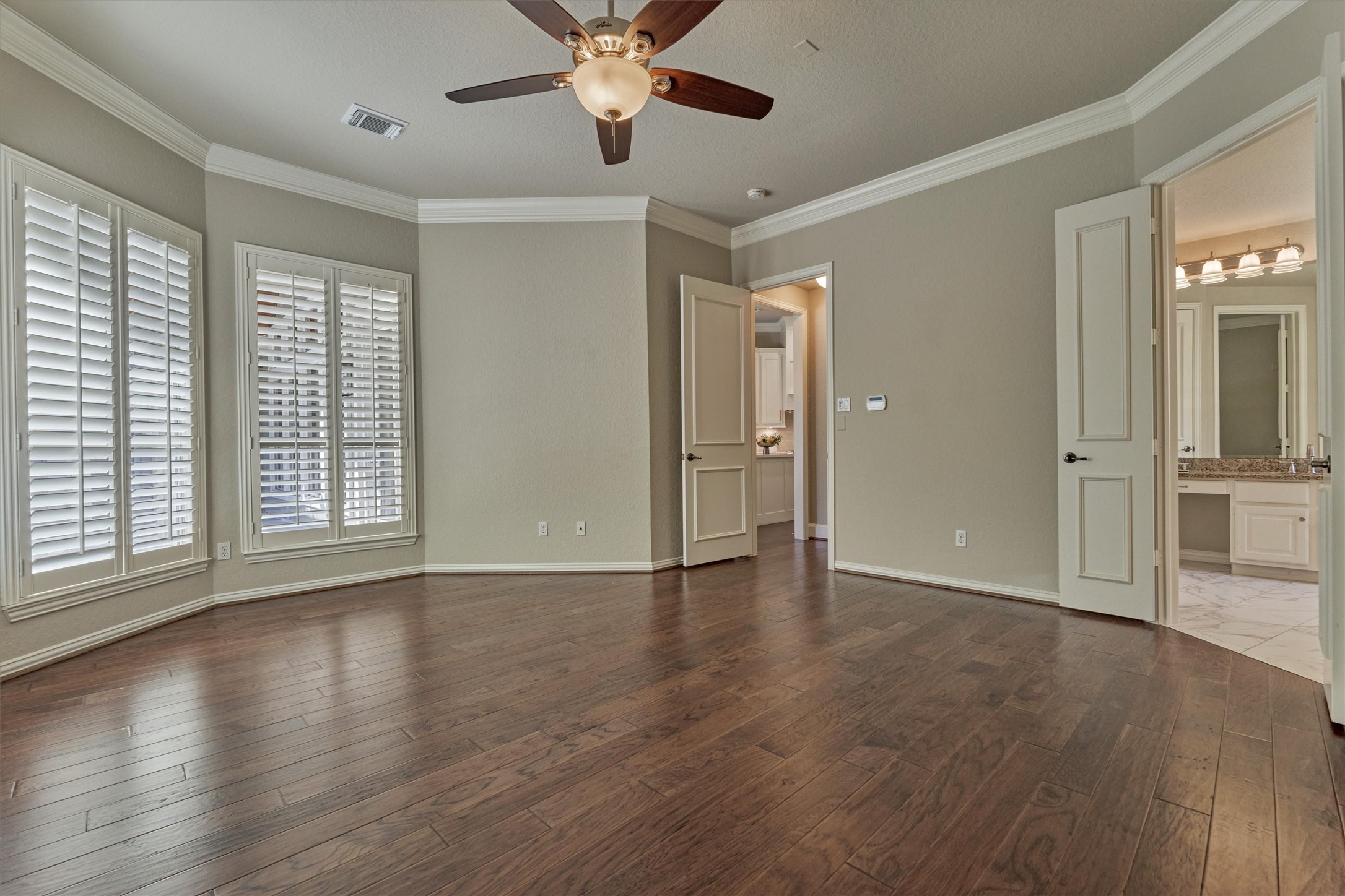 91 West Racing Cloud Court The Woodlands, TX 77381 - Photo 22 of 47 Welcome to the luxurious owner’s retreat!