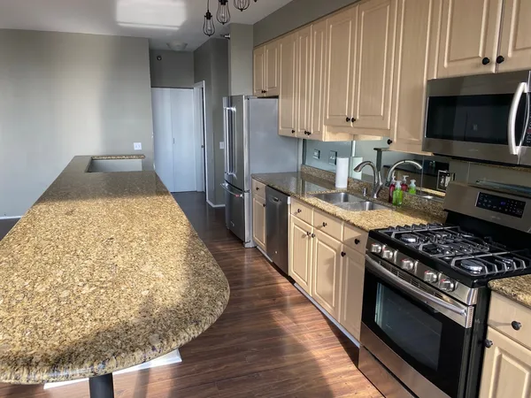$3,800 | 330 North Jefferson Street, Unit 1305, Chicago, IL 60661