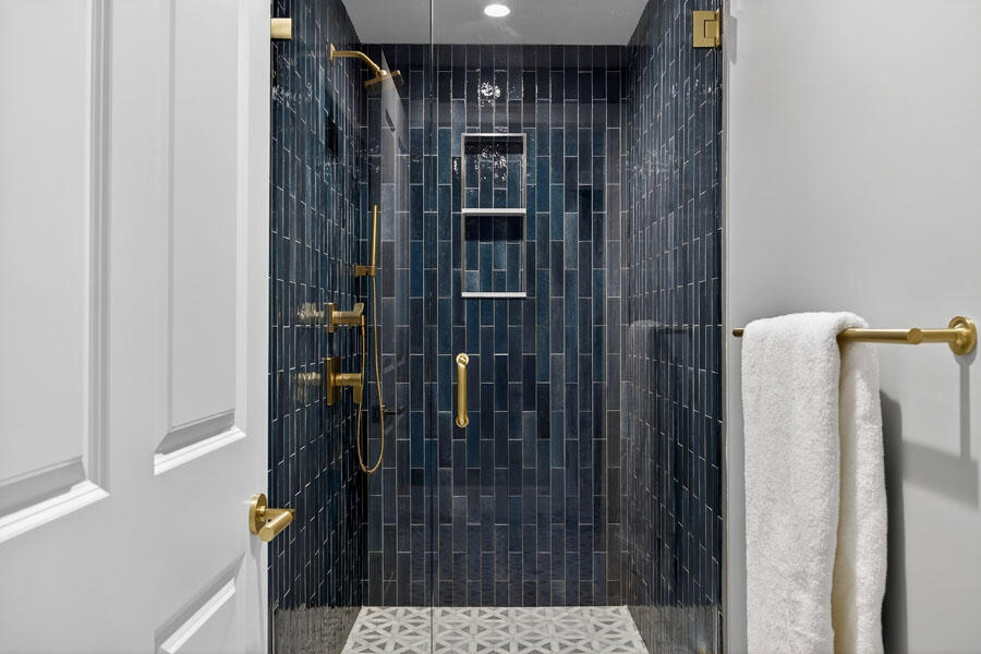 280 Ice Valley Road Osterville, MA 02655 - Photo 40 of 45 a bathroom with a shower