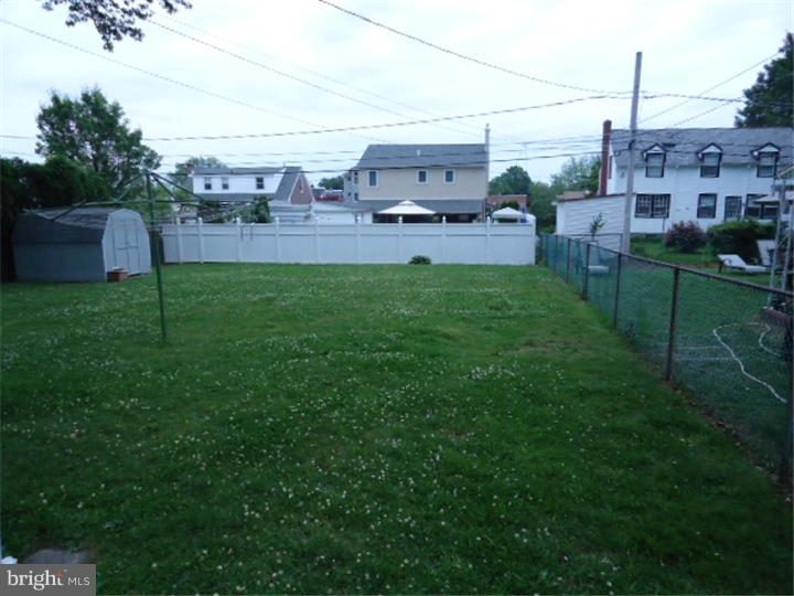 8015 Bridle Road Philadelphia, PA 19111 - Photo 11 of 13 Back Yard