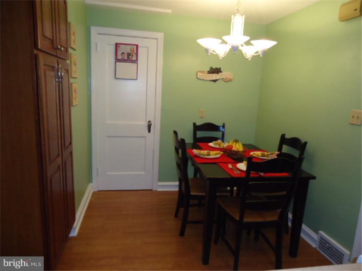 8015 Bridle Road Philadelphia, PA 19111 - Photo 6 of 13 Kitchen