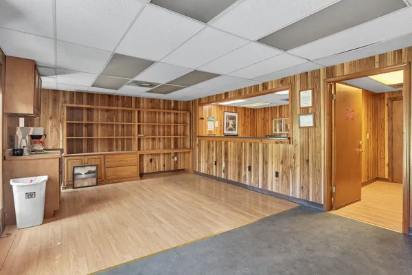 a view of livingroom with furniture