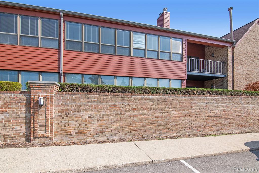 969 Green View Court, Unit 50 Rochester Hills, MI 48307 - Photo 3 of 18 Gallery Image 3