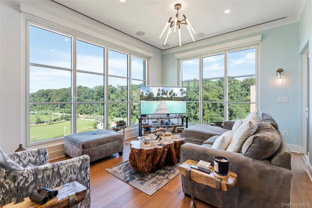 $1,698,000 | 100 Garvies Point Road, Unit 1309, Glen Cove, NY 11542