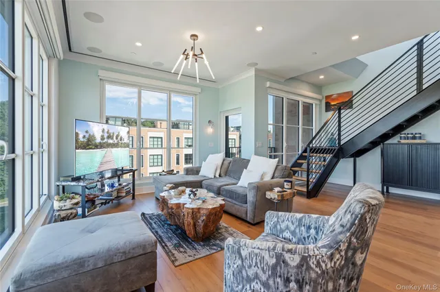 $1,698,000 | 100 Garvies Point Road, Unit 1309, Glen Cove, NY 11542