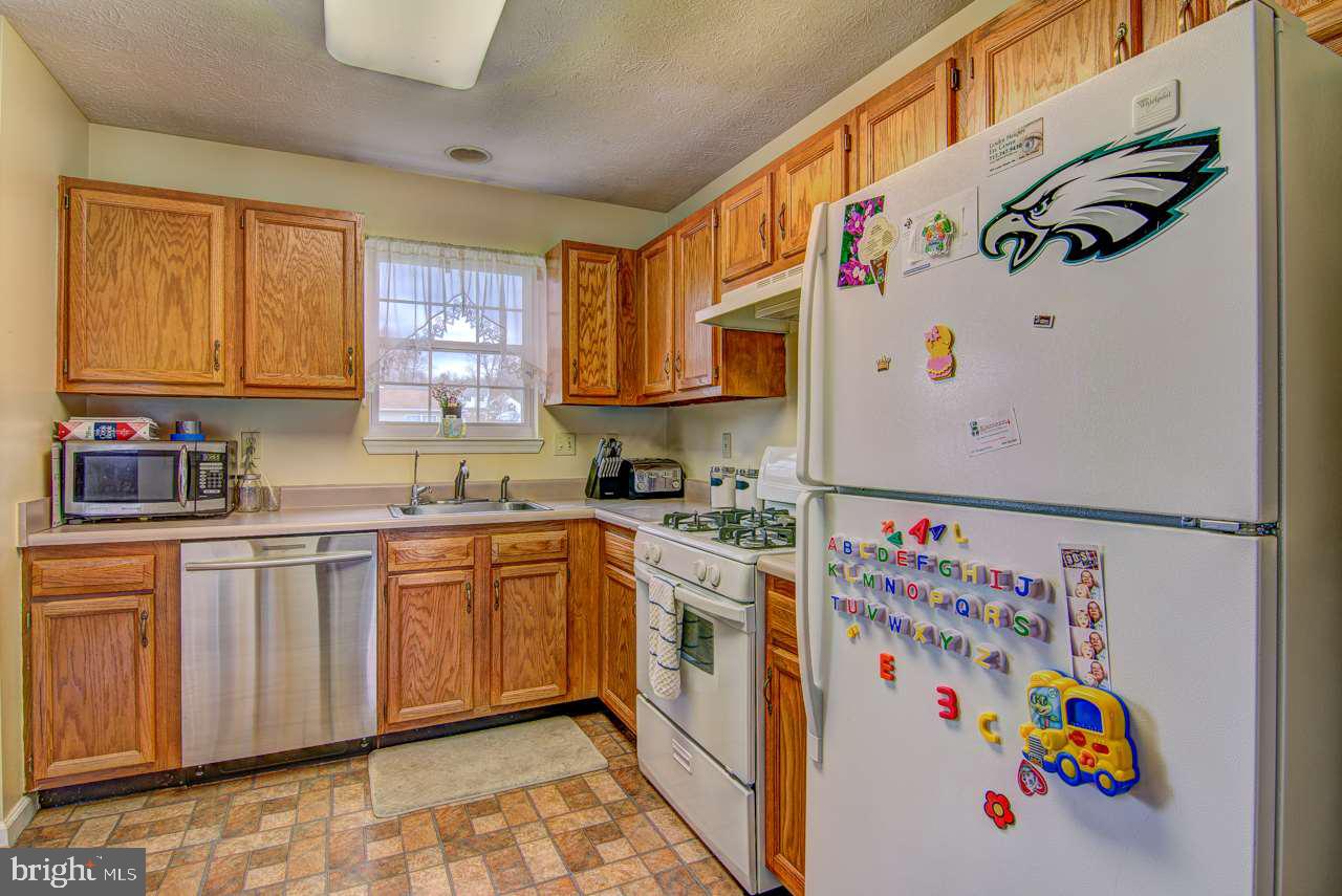 85 Cypress Point Road Felton, PA 17322 - Photo 2 of 25 Gallery Image 2