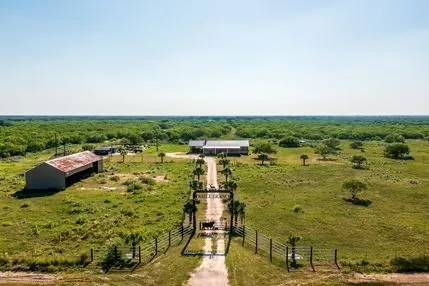 $1,999,999 | 694 Us-281 Highway, Falfurrias, TX 78355