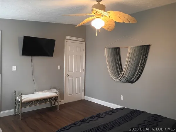 $434,900 | 71 Partee Lane, Sunrise Beach, MO 65079