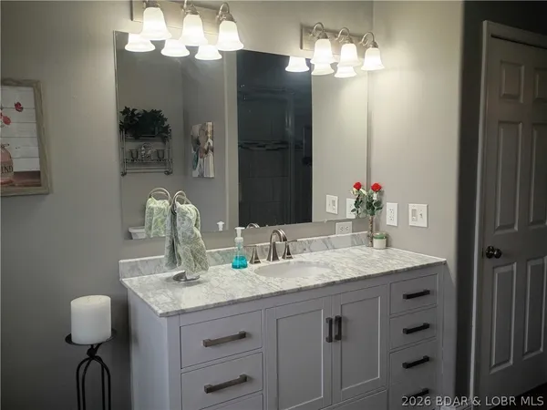 $434,900 | 71 Partee Lane, Sunrise Beach, MO 65079