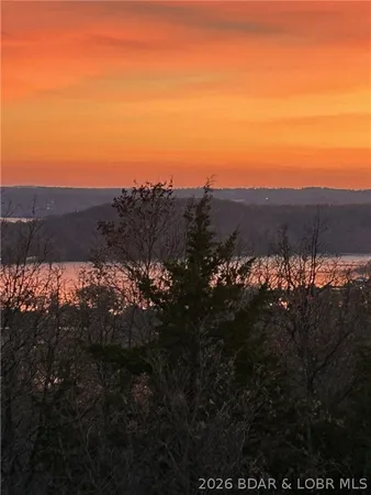 $434,900 | 71 Partee Lane, Sunrise Beach, MO 65079