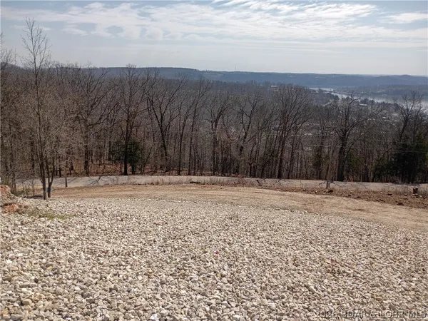 $434,900 | 71 Partee Lane, Sunrise Beach, MO 65079