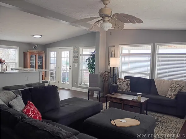 $434,900 | 71 Partee Lane, Sunrise Beach, MO 65079