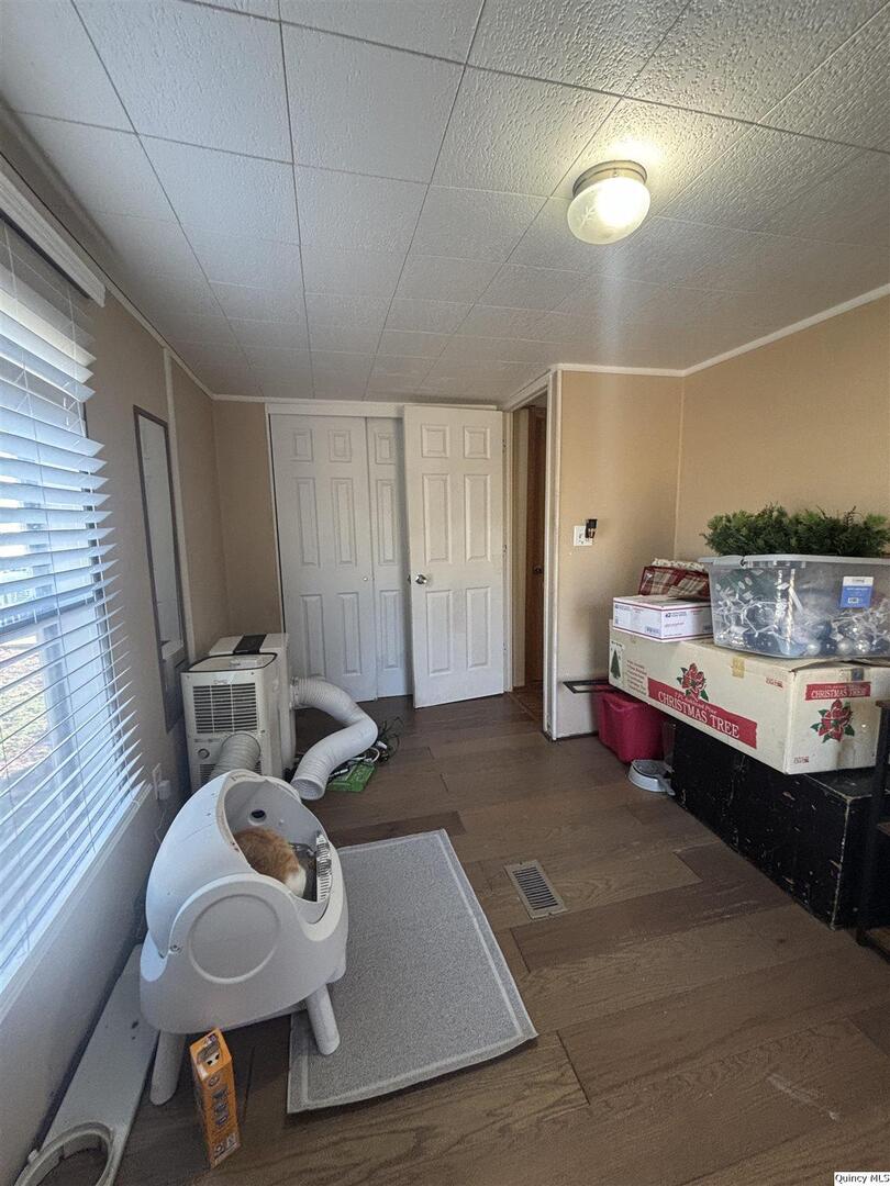 2330 East Co Road 1400 Carthage, IL 62321 - Photo 15 of 19 a living room with furniture and a window