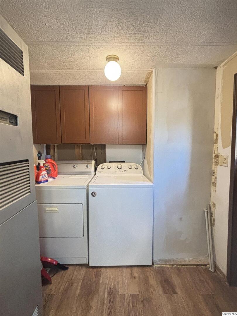 2330 East Co Road 1400 Carthage, IL 62321 - Photo 8 of 19 a utility room with washer and dryer