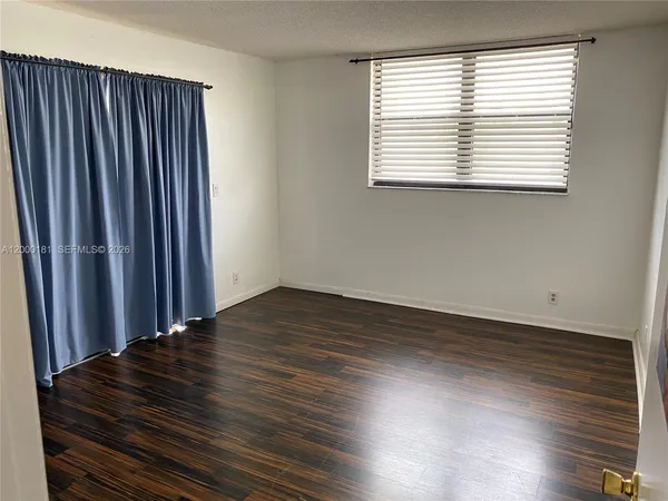 $2,000 | 1900 Diana Drive, Unit 3D, Hallandale Beach, FL 33009