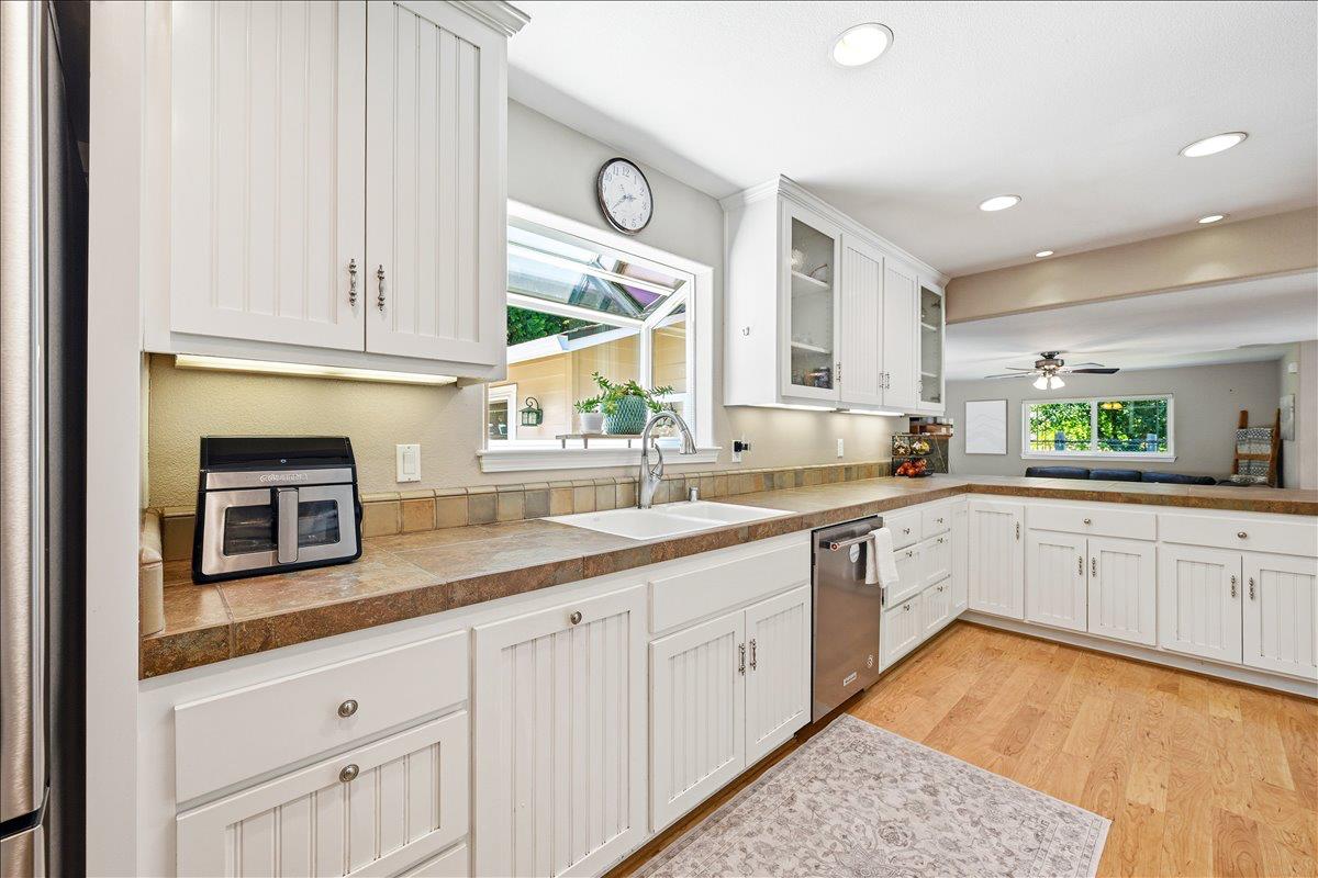 14240 Hollydale Road Grass Valley, CA 95945 - Photo 15 of 53