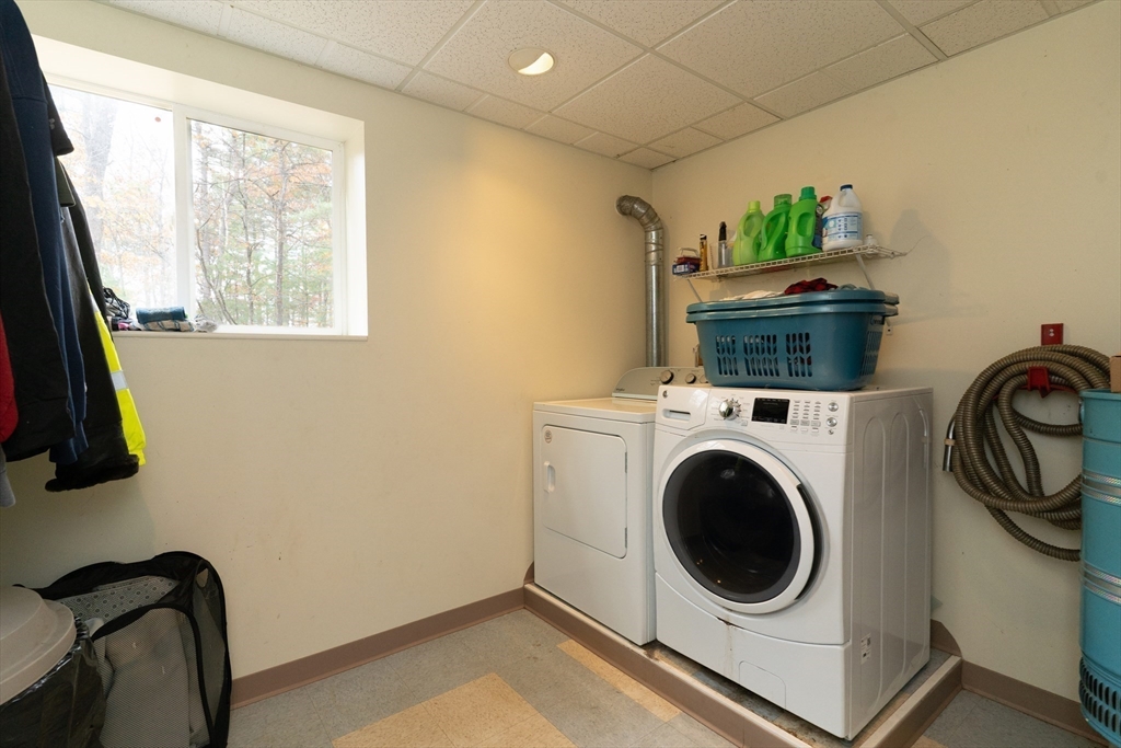 68 Lyon Road West Brookfield, MA 01585 - Photo 25 of 40