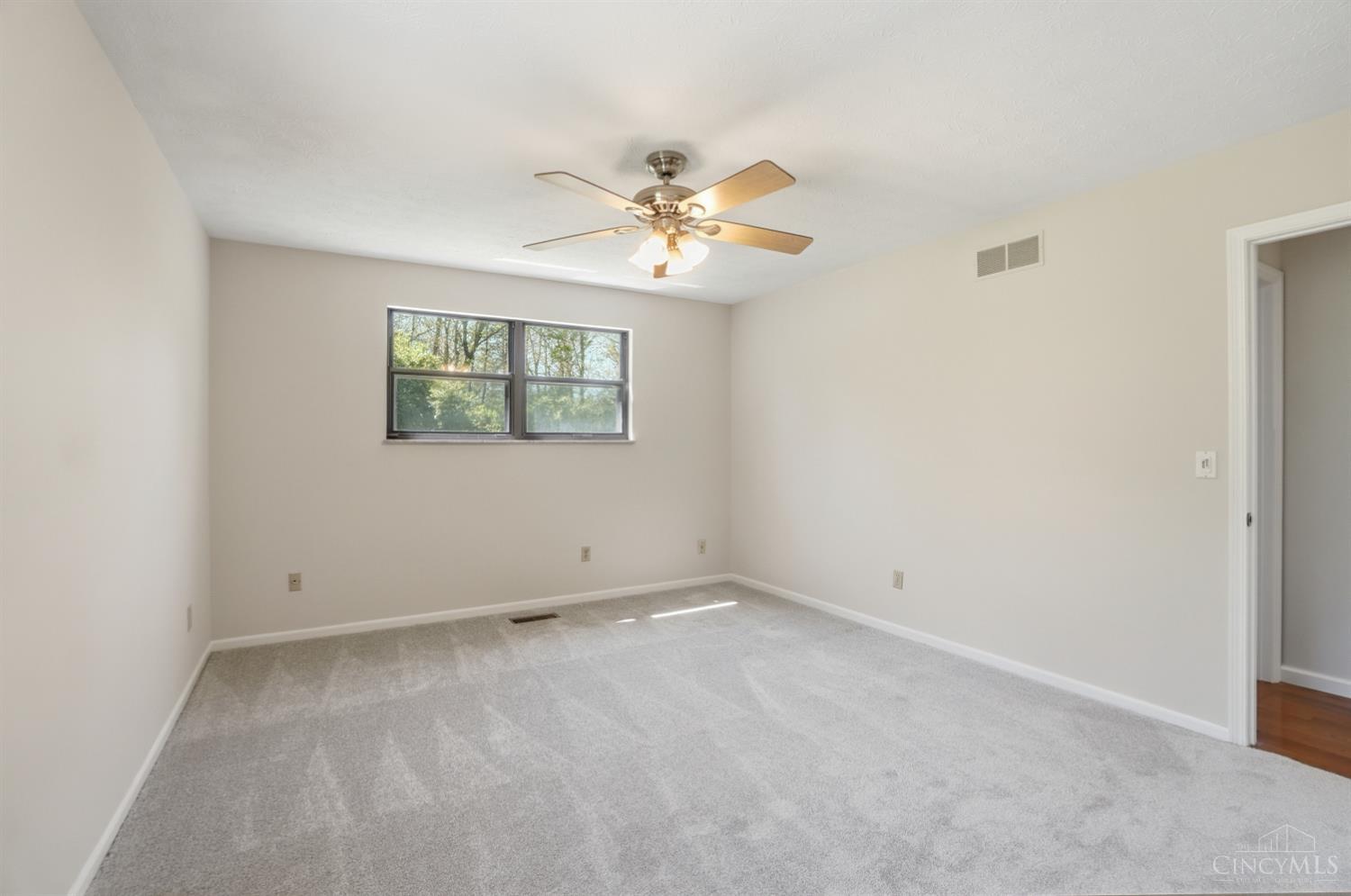 6340 Sheed Road Cincinnati, OH 45247 - Photo 20 of 60