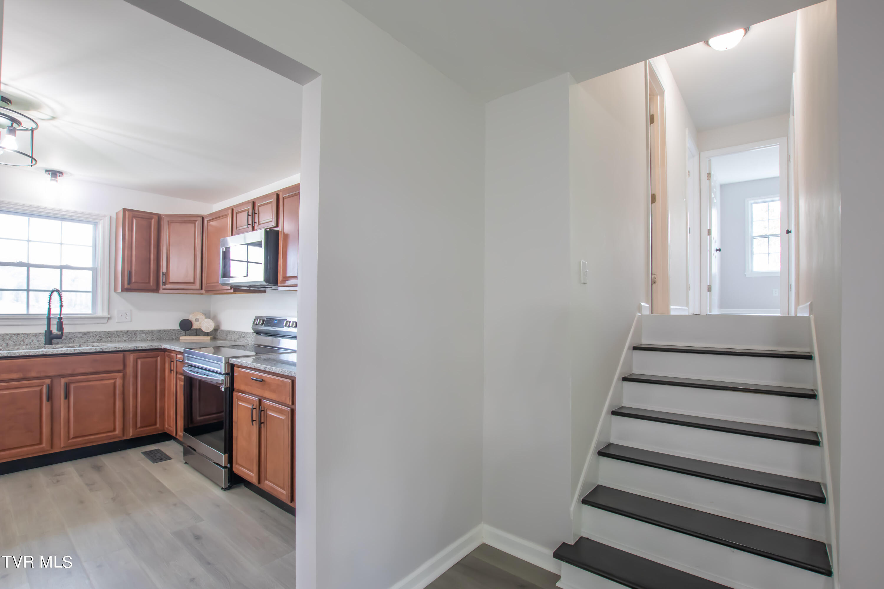 22067 Appleton Drive Bristol, VA 24202 - Photo 15 of 49 Appleton-25