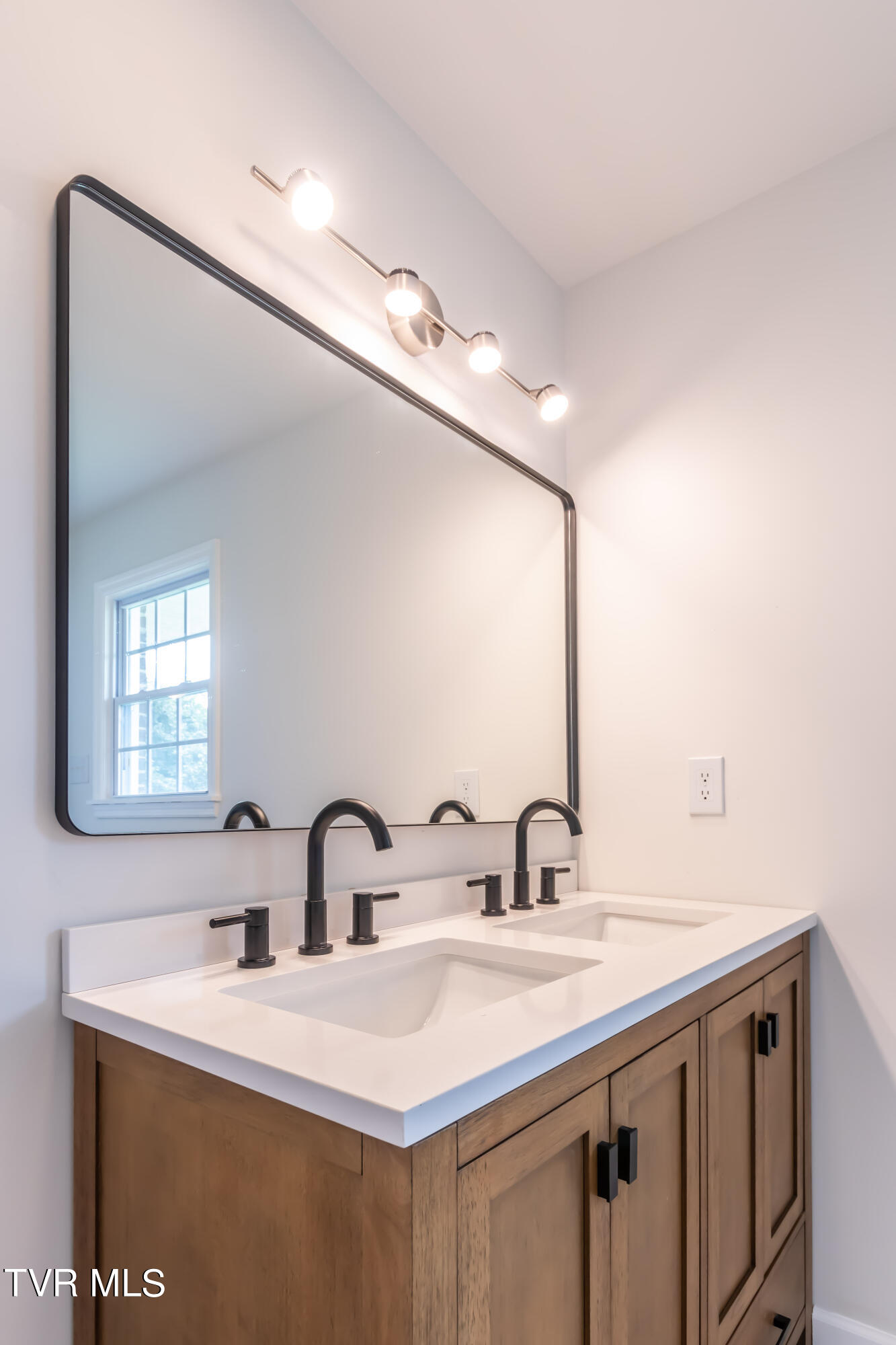 22067 Appleton Drive Bristol, VA 24202 - Photo 20 of 49 Appleton-32