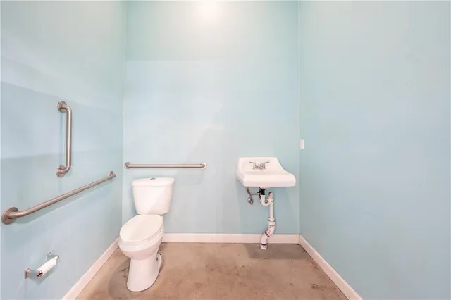 a bathroom with a toilet