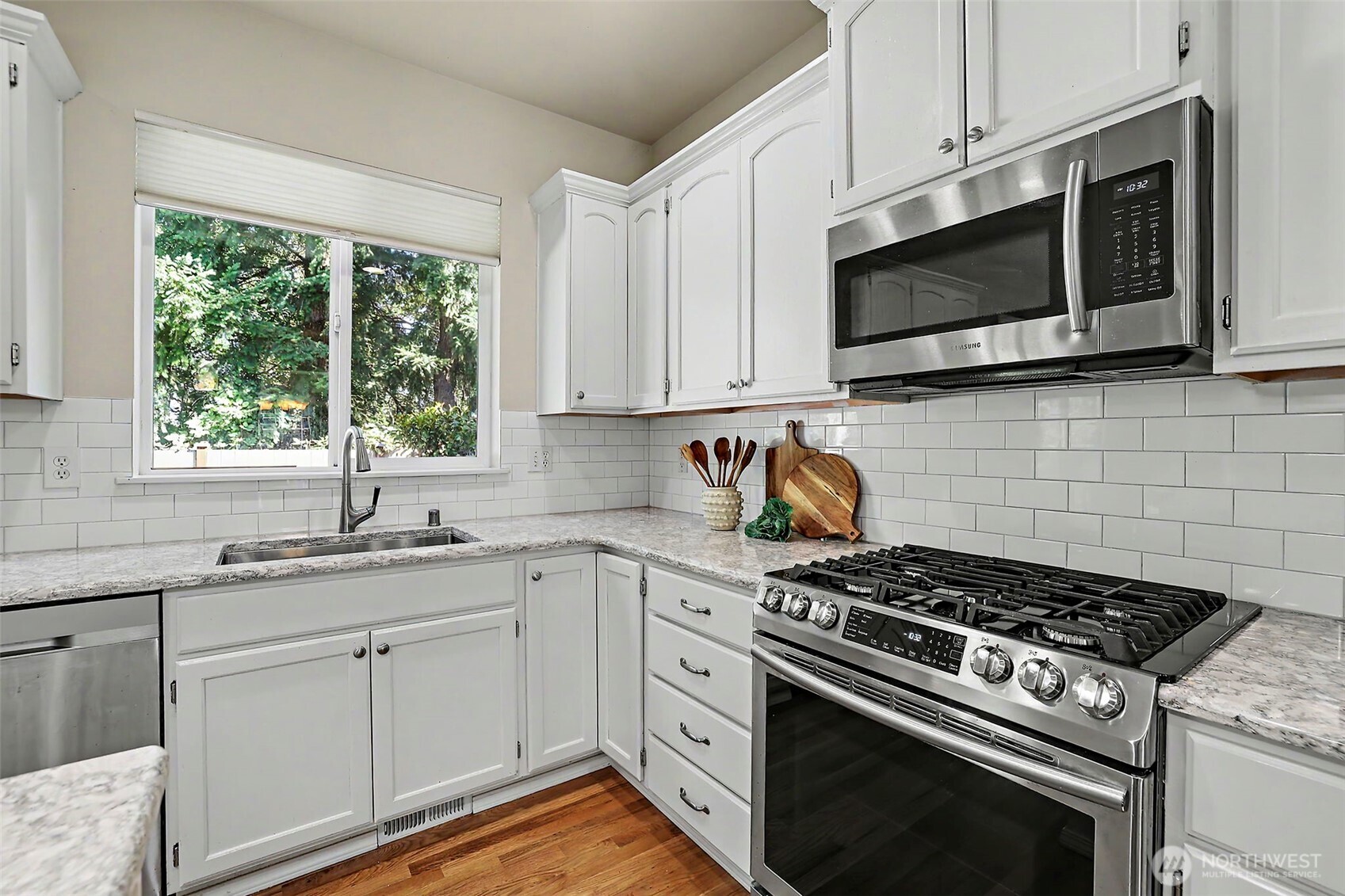 4011 160th Place Southeast Bothell, WA 98012 - Photo 7 of 33 Gallery Image 7