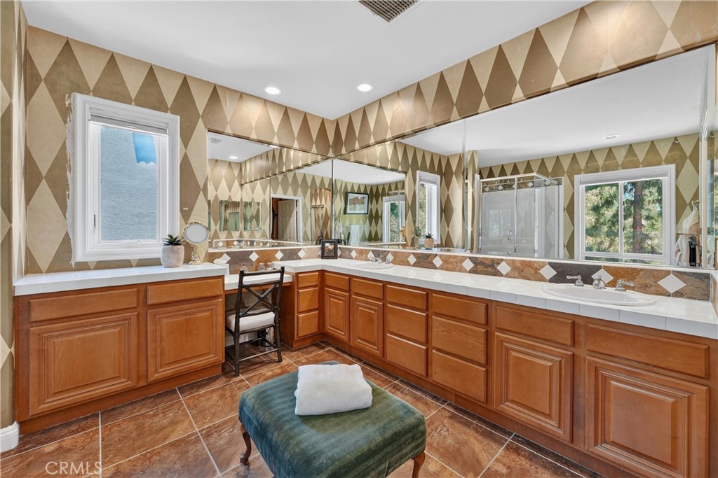 8 Castlebar Irvine, CA 92618 - Photo 44 of 69 Primary Suite Bath