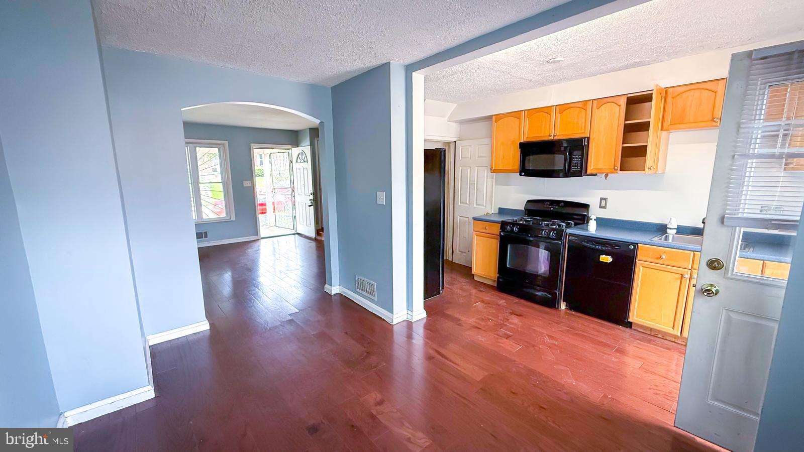617 Brisbane Road Baltimore, MD 21229 - Photo 3 of 13 Gallery Image 3
