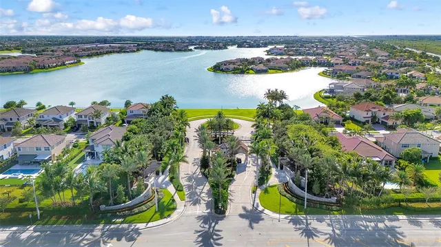 $1,850,000 | 8766 South Miralago Way, Parkland, FL 33076