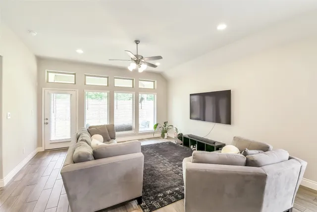 $2,700 | 19827 Bronze Spur Court, Tomball, TX 77377