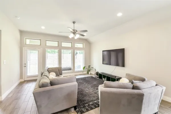 $2,500 | 19827 Bronze Spur Court, Tomball, TX 77377