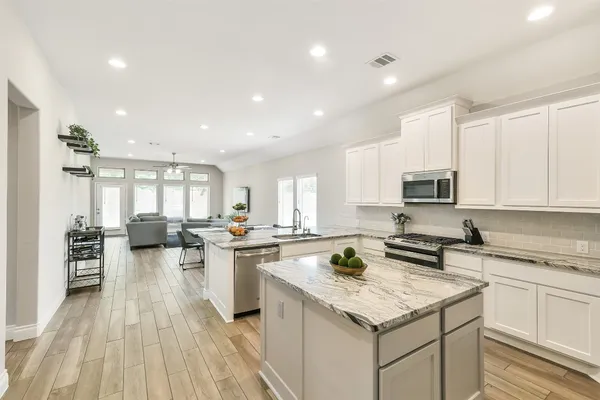 $2,500 | 19827 Bronze Spur Court, Tomball, TX 77377