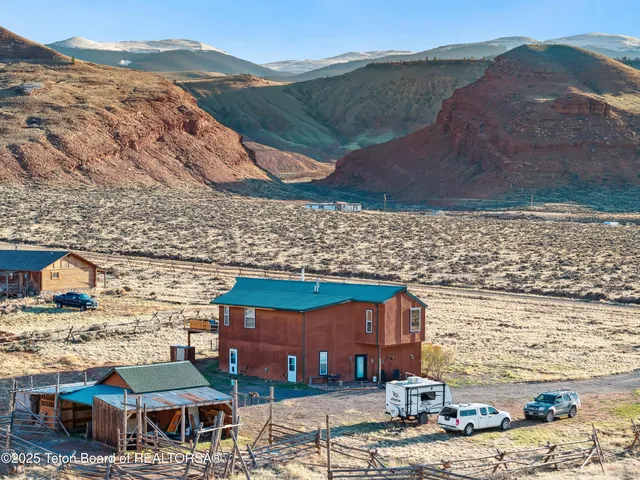 $500,000 | 8 Red Creek Lane, Dubois, WY 82513
