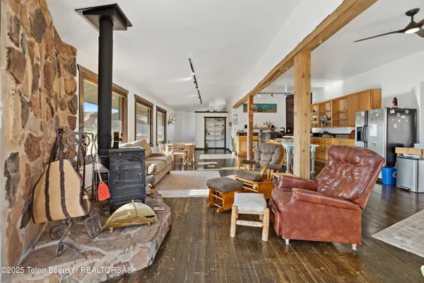 $500,000 | 8 Red Creek Lane, Dubois, WY 82513