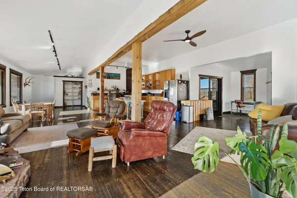 $500,000 | 8 Red Creek Lane, Dubois, WY 82513
