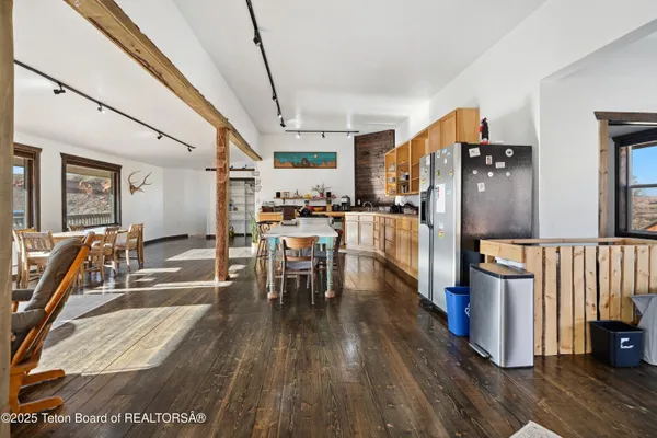 $500,000 | 8 Red Creek Lane, Dubois, WY 82513