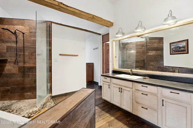 $500,000 | 8 Red Creek Lane, Dubois, WY 82513