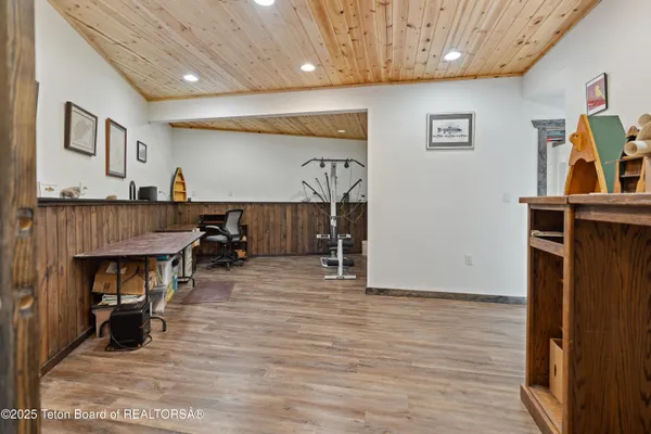 $500,000 | 8 Red Creek Lane, Dubois, WY 82513
