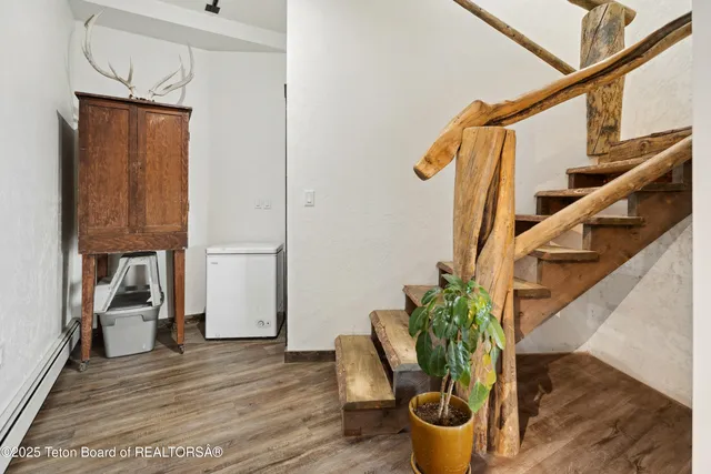 $525,000 | 8 Red Creek Lane, Dubois, WY 82513