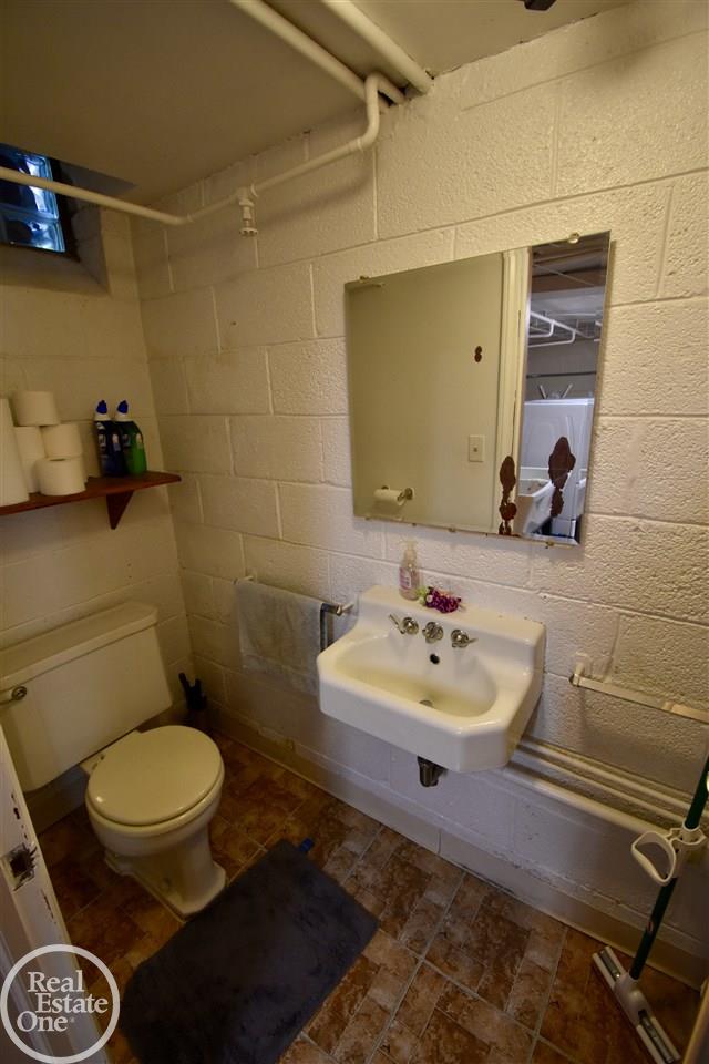 1596 South Renaud Road Grosse Pointe, MI 48236 - Photo 43 of 48 31348359-42.JPG