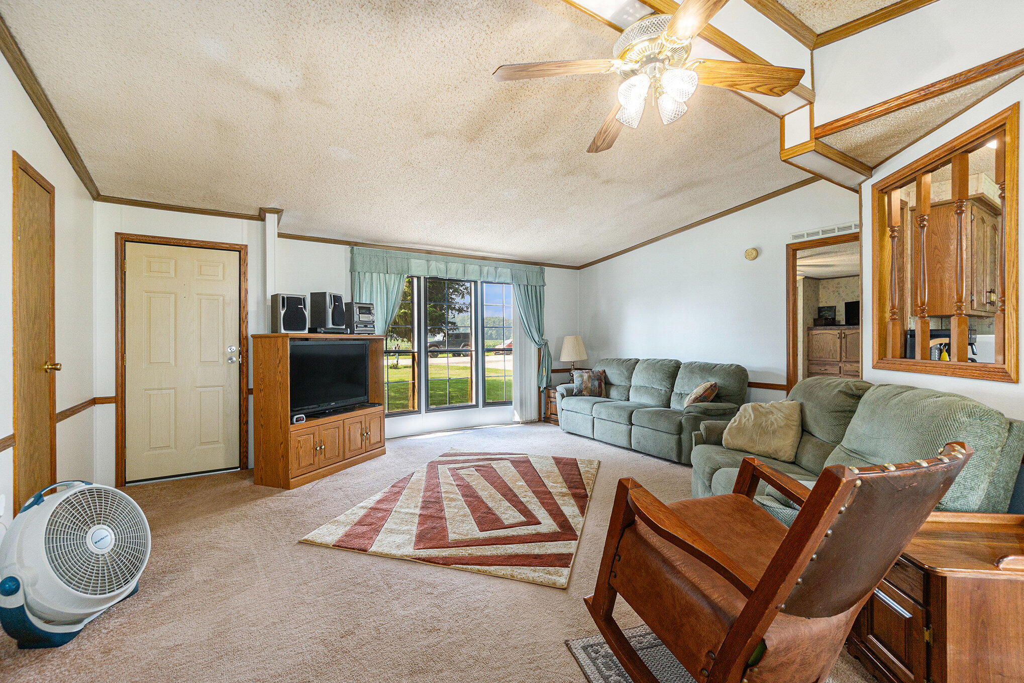 13596 Pleasant View Road Three Rivers, MI 49093 - Photo 12 of 19 Living Room