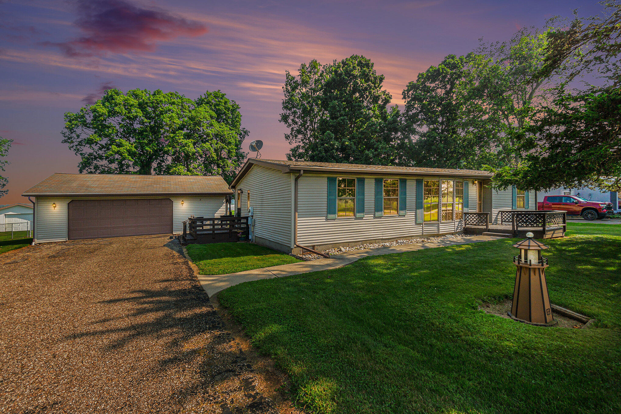 13596 Pleasant View Road Three Rivers, MI 49093 - Photo 4 of 19 Front Main