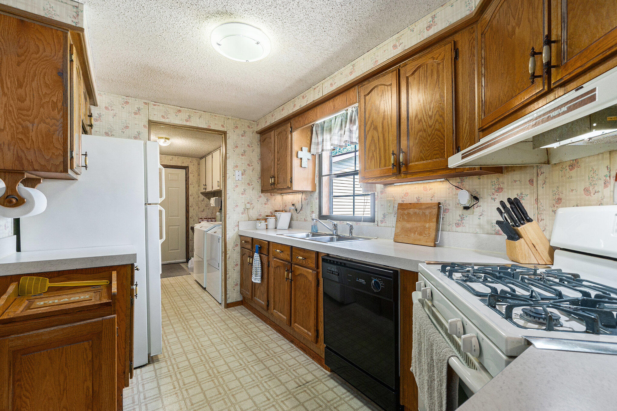 13596 Pleasant View Road Three Rivers, MI 49093 - Photo 10 of 19 Kitchen 2
